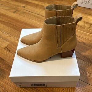 New Able Boots Size 7.5 New in Box Leather